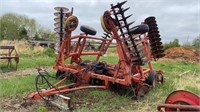 24' Massey Ferguson Model 820 Tandem Disk