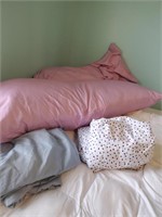Full Size sheets 2 sets 2 body pillows