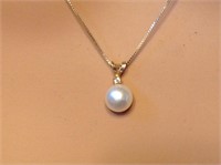 14K Gold Pearl And Diamond Pendant Necklace