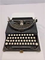 Antique Remington Typewriter w Case