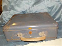Early tin lunchbox 10x8x3"