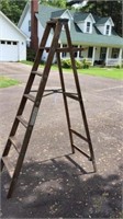 6 1/2 ft Wood Ladder