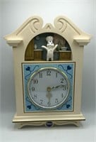 1999 Pillsbury Dough Boy Danbury Mint Clock