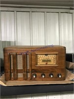 SILVERTONE WOOD RADIO