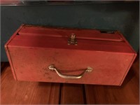Metal tool box with tray