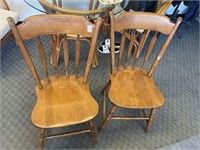 WOODEN CHAIRS 2 X WOODEN KITCHEN CHAIRS.
BROWN IN