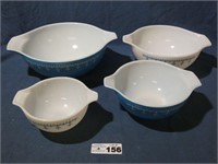 Pyrex Nest of Mixing Bowls