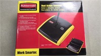 Rubbermaid dual-action sweeper