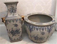 Art pottery 2 vases