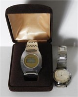 (2) men’s vintage watches: Microma Synchroquartz