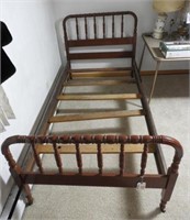 Twin spindle bed