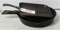 4pcs of cast iron cookware to include: Wagner