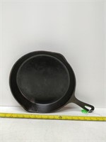 molary no. 9 cast iron frying pan
