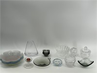 Box of assorted glassware                  (P 36)