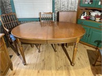 Ethan Allen Dining Table with 2 Leaves