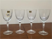 4 Luminarc Stemware Glasses