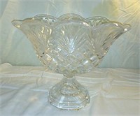Diamond pattern crystal bowl