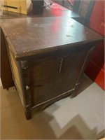 Antique vintage sewing machine wood cabinet