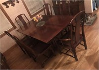 Henredon cherry wood table with 6 chairs nice