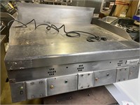 Garland Commercial gas griddle 3’ x 3’