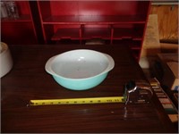 BLUE PYREX BOWL / G2RS2