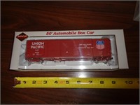 MODEL TRAIN CAR PROTO BOX CAR / G2
