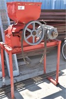 Champion 8" Roller Mill on Stand 220volt, Single