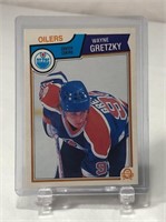 1983-84 Wayne Gretzky OPC Hockey Card - NICE