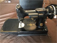 Antique Singer 3-110 Featherweight Sewing Machine