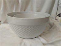 Set of Two Nesting Bowls