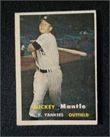 1957 Topps Mickey Mantle  #95