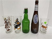 2 WILEY COYOTE & DAFFY DUCK CHARACTER GLASSES &