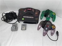 NINTENDO 64 GAMING CONSOLE WITH 2 CONTROLLERS &