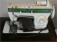 Singer Fashion Mate Sewing Machine