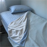 Twin Sheets & Blanket