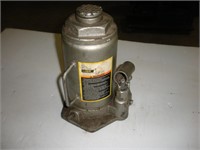20 Ton Hydraulic Bottle Jack  9 Inches Tall