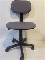 Five wheel rolling office chair