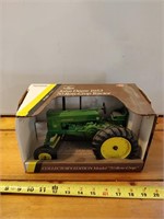 Ertl John Deere 1953 79 row crop tractor