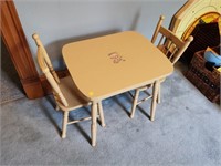 childs table and chairs 17x20x19