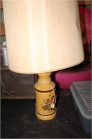 VINTAGE LAMP (CERAMIC)