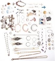 COSTUME JEWELRY LARGE MIXED LOT RING PINS BRACELET