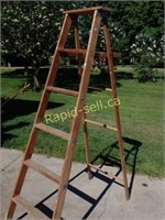 6' Step Ladder (Wood)