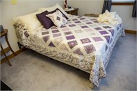 Queen size bedding set and pillows