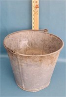 Galvanized bucket 11"×13"