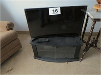 32" FLAT SCREEN TV W/ STAND