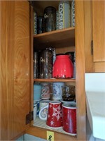 Cupboard Lot - Cups and glasses