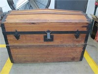 Hump Back Wooden Trunk - Pick up only