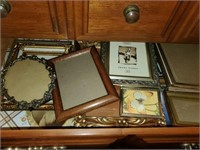 ASSORTED SIZE PICTURE FRAMES