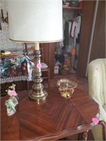 NICE TABLE LAMP AND BOWL DECOR