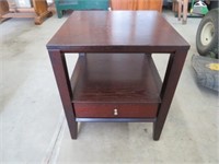 End Table w/Drawer